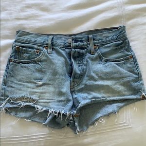 Levi’s 501 cropped short
